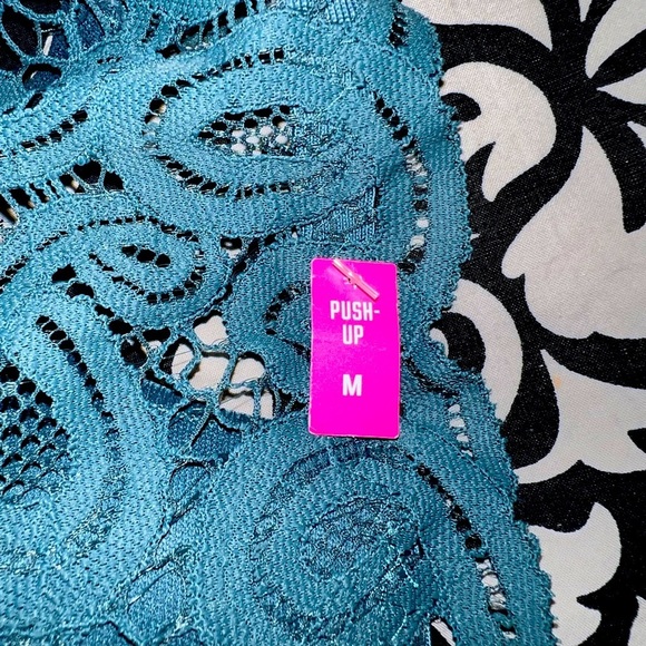 Victoria Secret Push-Up Teal Lacey Bra/Medium Size - Picture 3 of 4